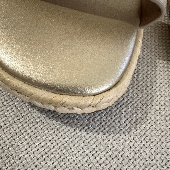 Kensie Gold Sandals Minimalist Design Flat Sole - Picture 6 of 7